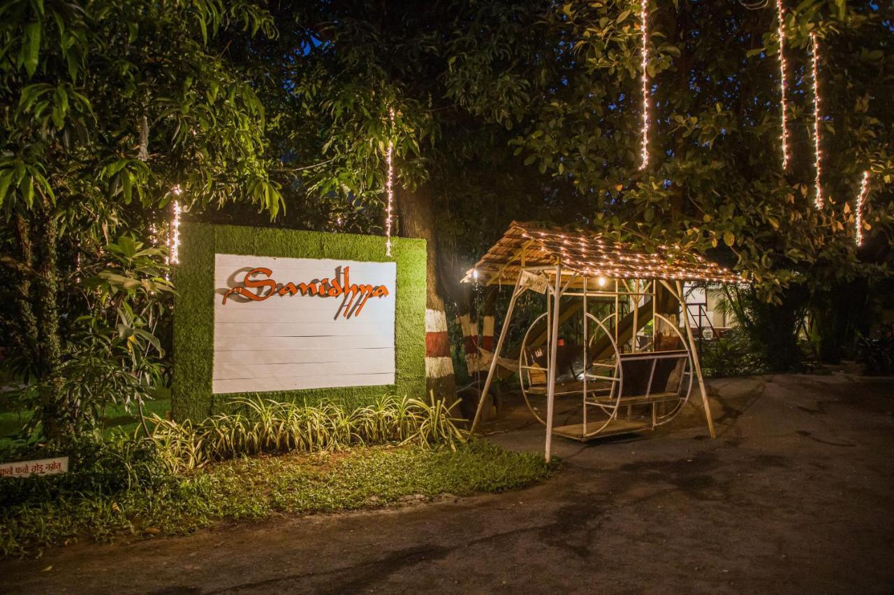 Sanidhya Beach Resort Alībāg Buitenkant foto