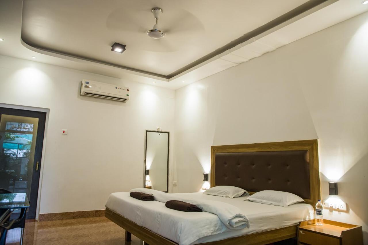 Sanidhya Beach Resort Alībāg Buitenkant foto