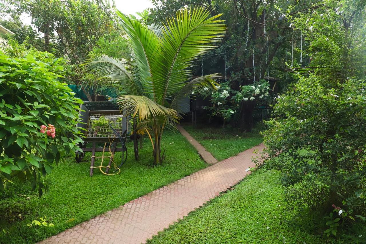 Sanidhya Beach Resort Alībāg Buitenkant foto