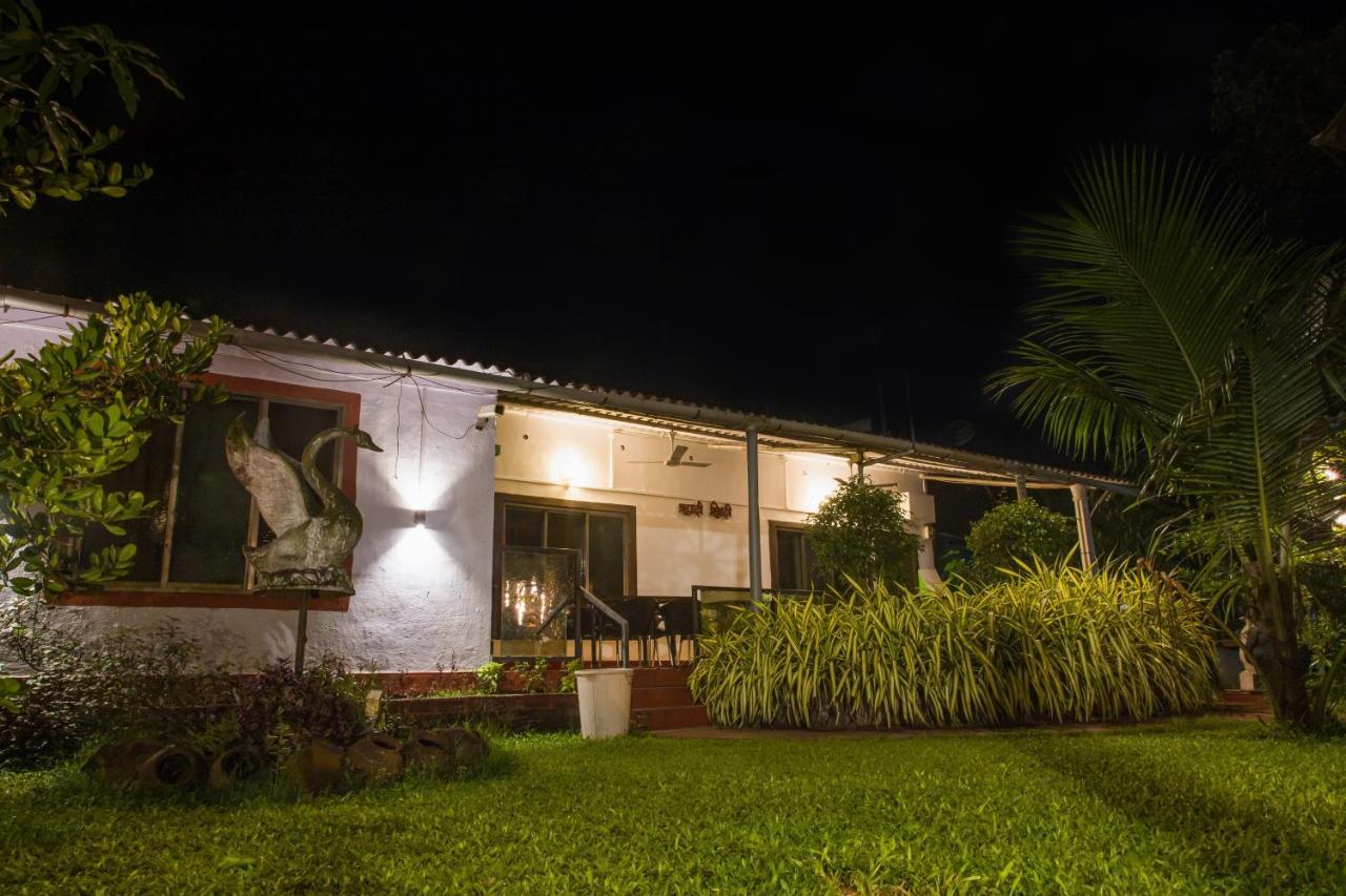 Sanidhya Beach Resort Alībāg Buitenkant foto