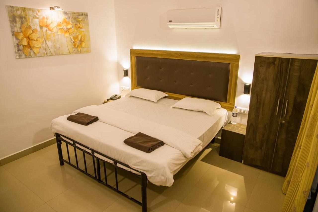 Sanidhya Beach Resort Alībāg Buitenkant foto