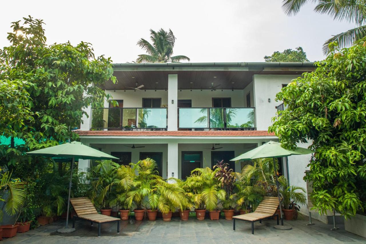 Sanidhya Beach Resort Alībāg Buitenkant foto
