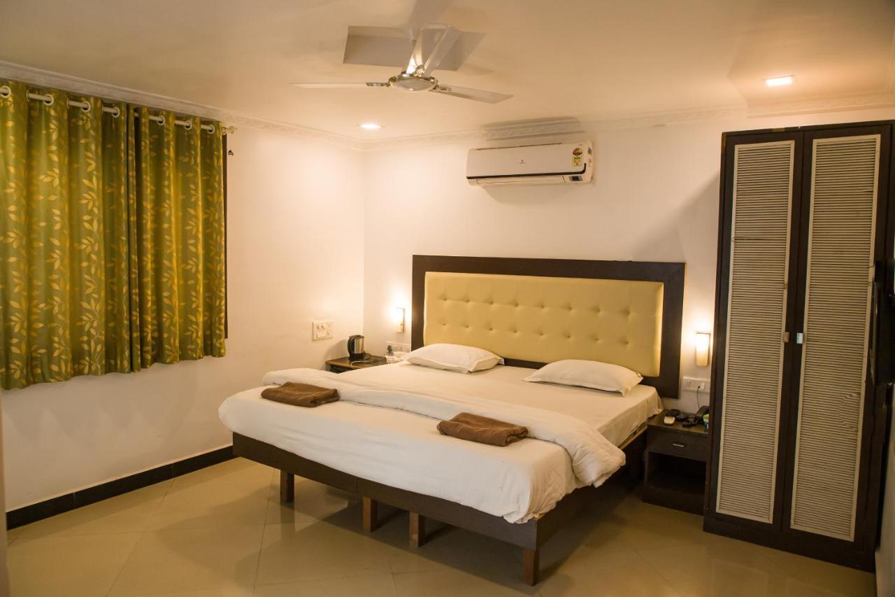 Sanidhya Beach Resort Alībāg Buitenkant foto